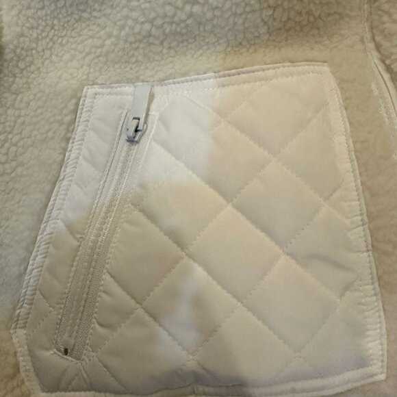 Alo Yoga Sherpa Edge Bomber Color White - Picture 10 of 11